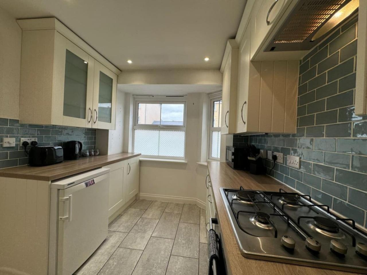 Holiday home Thursday House, Sleeps 11, 5 Bedrooms, Contractors, Free Parking *